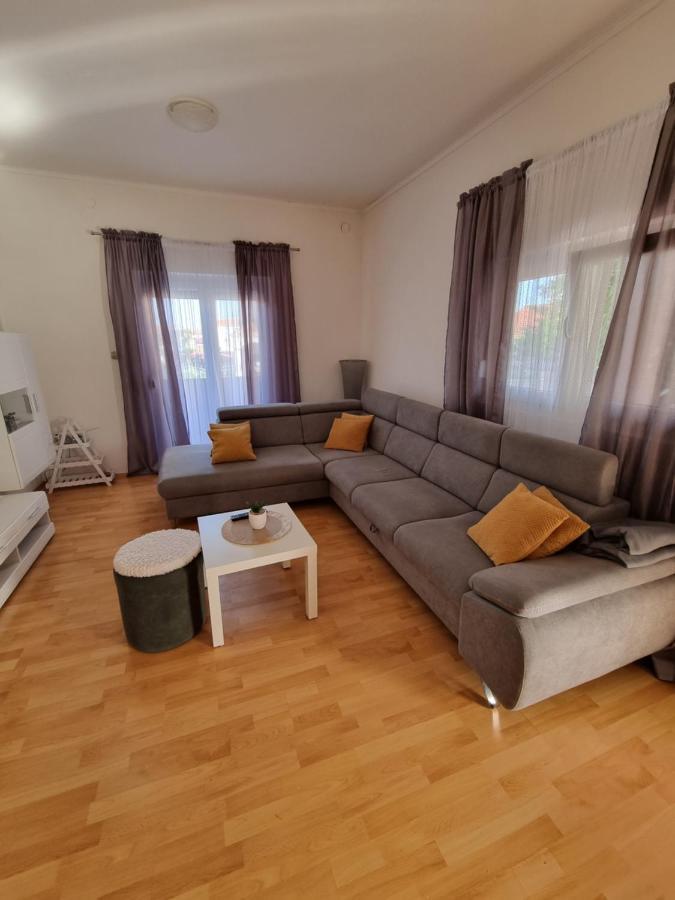 Apartments Lili Biograd Na Moru Exterior foto